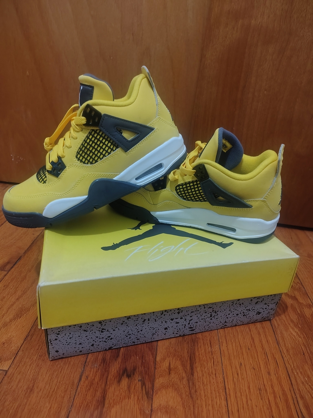 Jordan Kids Yellow and Black Retro Sneakers